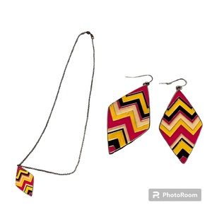 ◼️CLAIRE’S: Women’s OS, diamond w/pattern dangle earrings & necklace set◼️